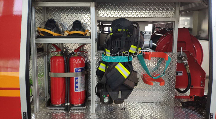 �����|�L��ˮ�F����܇